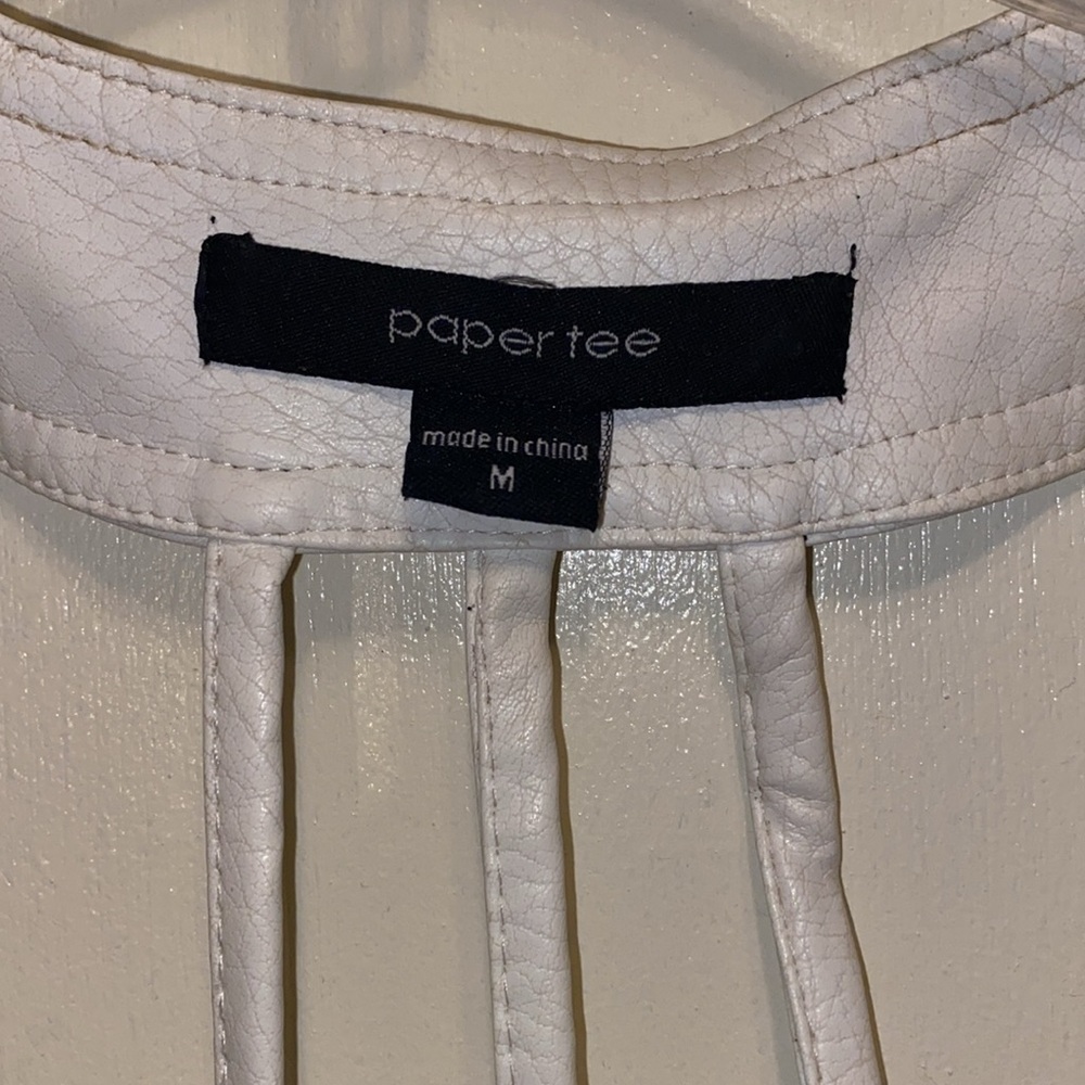 Backless Vest - Picture 2 of 4